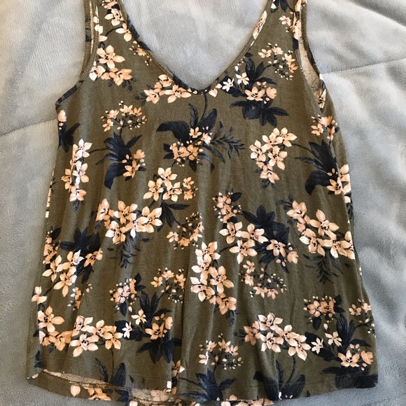 American Eagle Soft and Sexy Floral Tank Top - Picture 3 of 5
